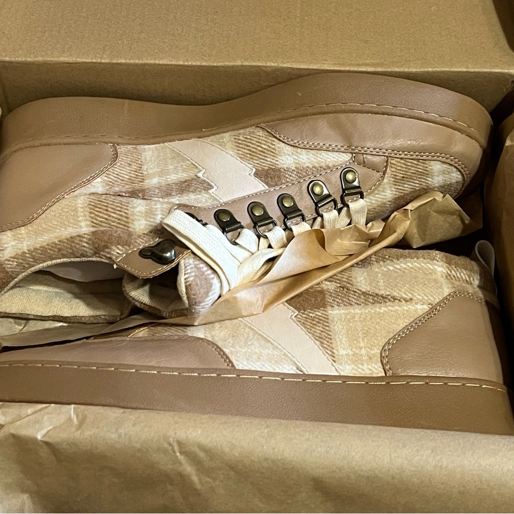 Oasis Society•Plaid Wedge Sneaker - Picture 9 of 12